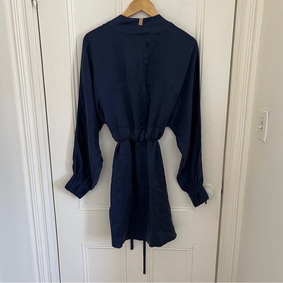 Lunya NWT Washable Silk Robe Deep Blue Medium $278 Retail - Picture 6 of 6